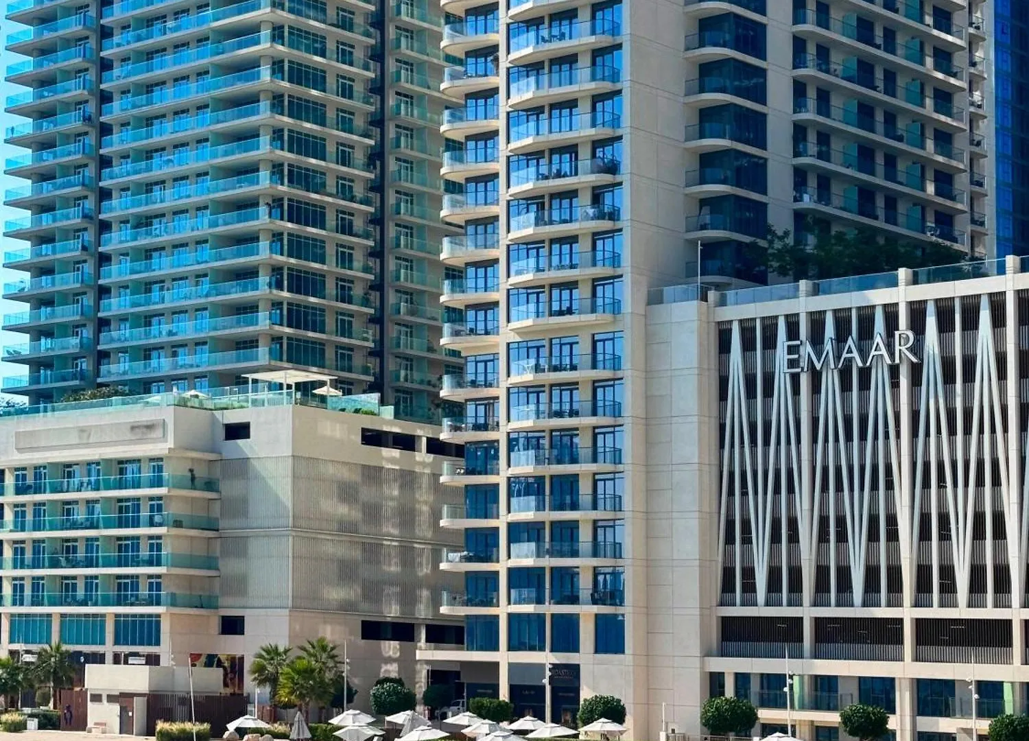 Sleek And Spacious 1 Bedroom With Private Beach Infinity Pool In Dubai Harbour United Arab Emirates