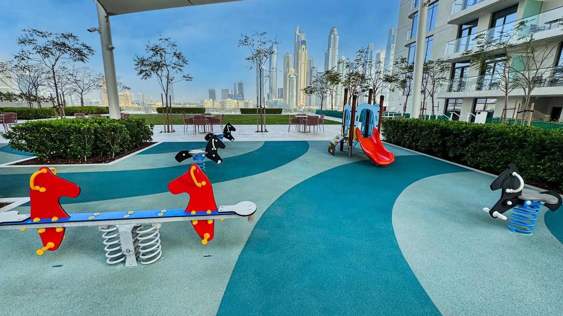Sleek And Spacious 1 Bedroom With Private Beach Infinity Pool In Dubai Harbour United Arab Emirates