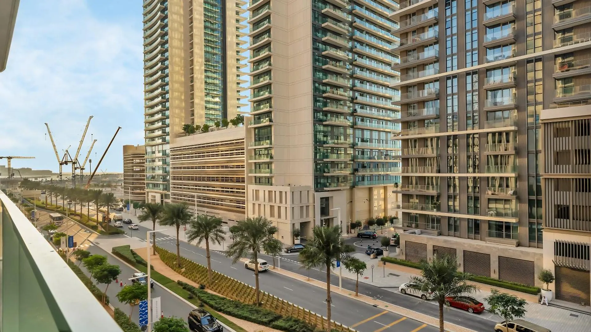 Sleek And Spacious 1 Bedroom With Private Beach Infinity Pool In Dubai Harbour