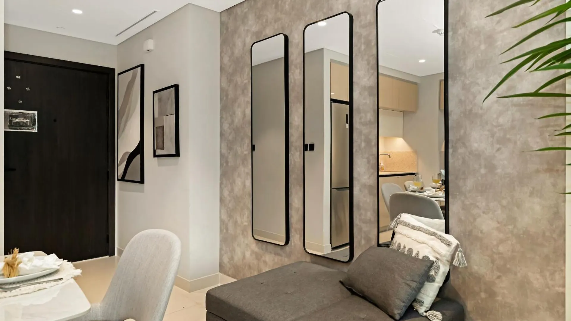Apartment Sleek And Spacious 1 Bedroom With Private Beach Infinity Pool In Dubai Harbour