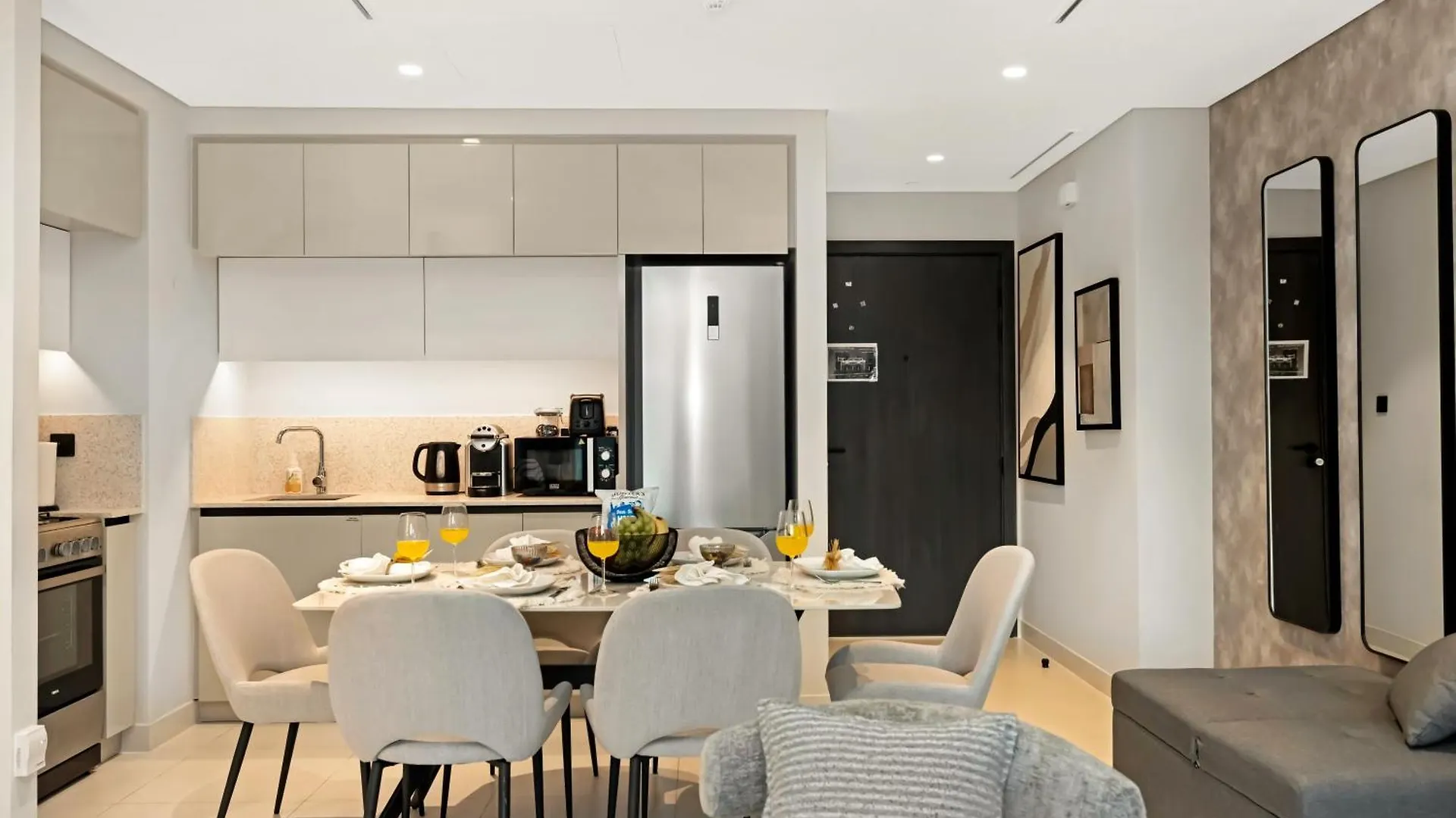 Sleek And Spacious 1 Bedroom With Private Beach Infinity Pool In Dubai Harbour United Arab Emirates