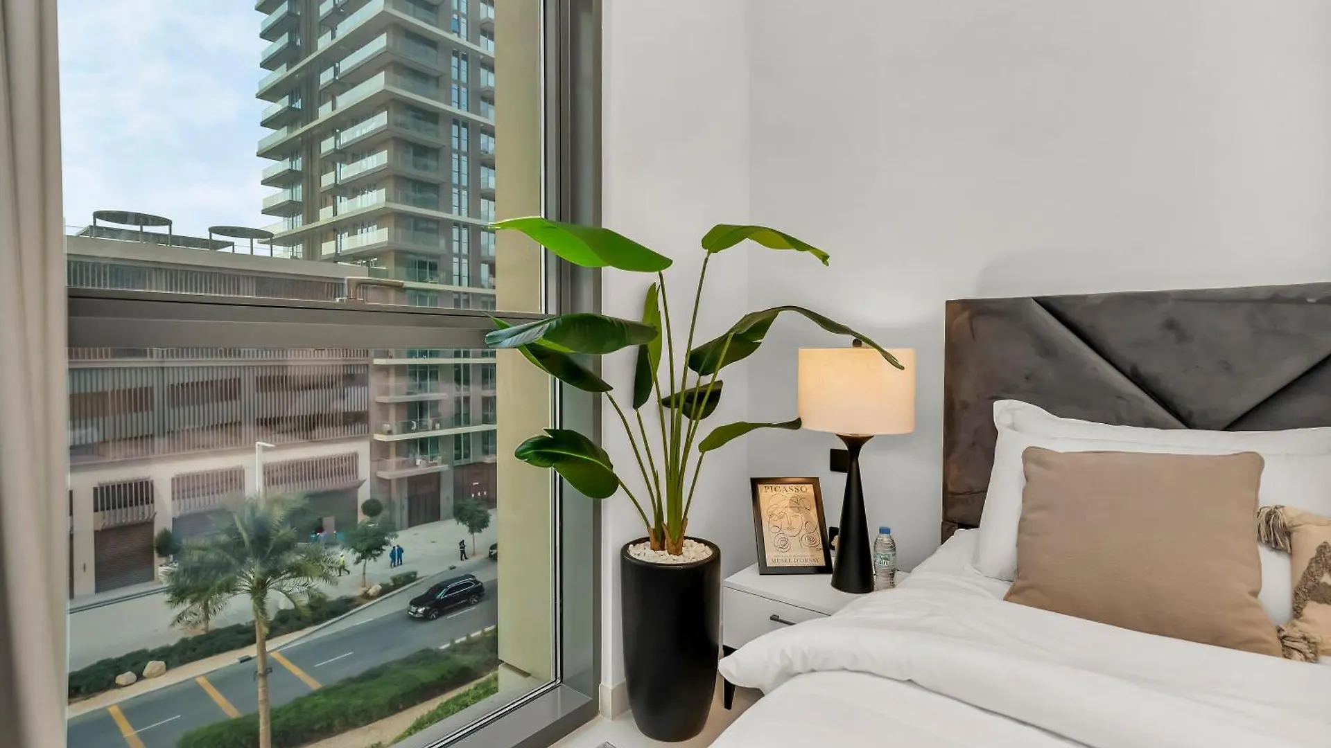 Apartment Sleek And Spacious 1 Bedroom With Private Beach Infinity Pool In Dubai Harbour