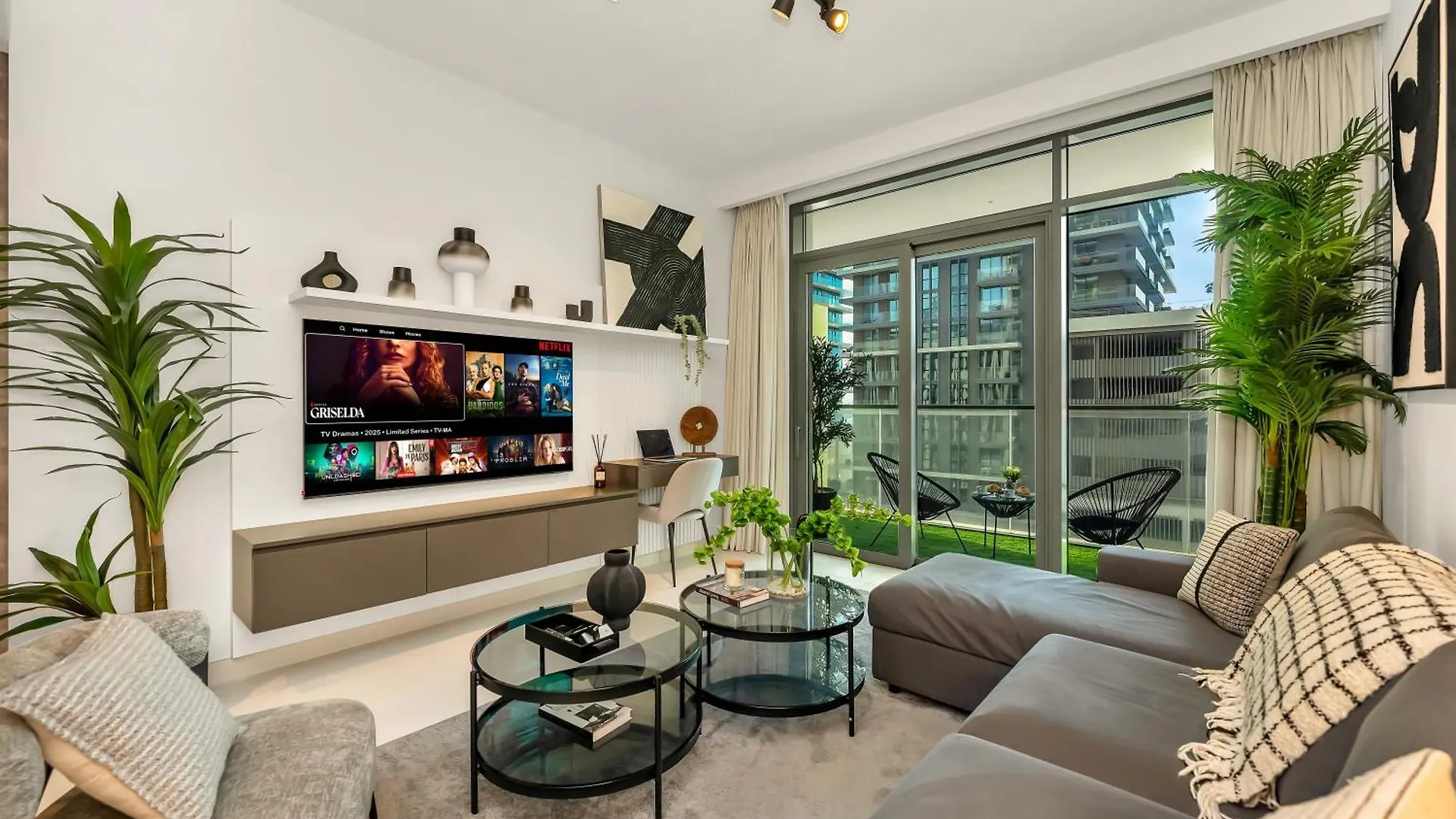 Sleek And Spacious 1 Bedroom With Private Beach Infinity Pool In Dubai Harbour 0*,  United Arab Emirates