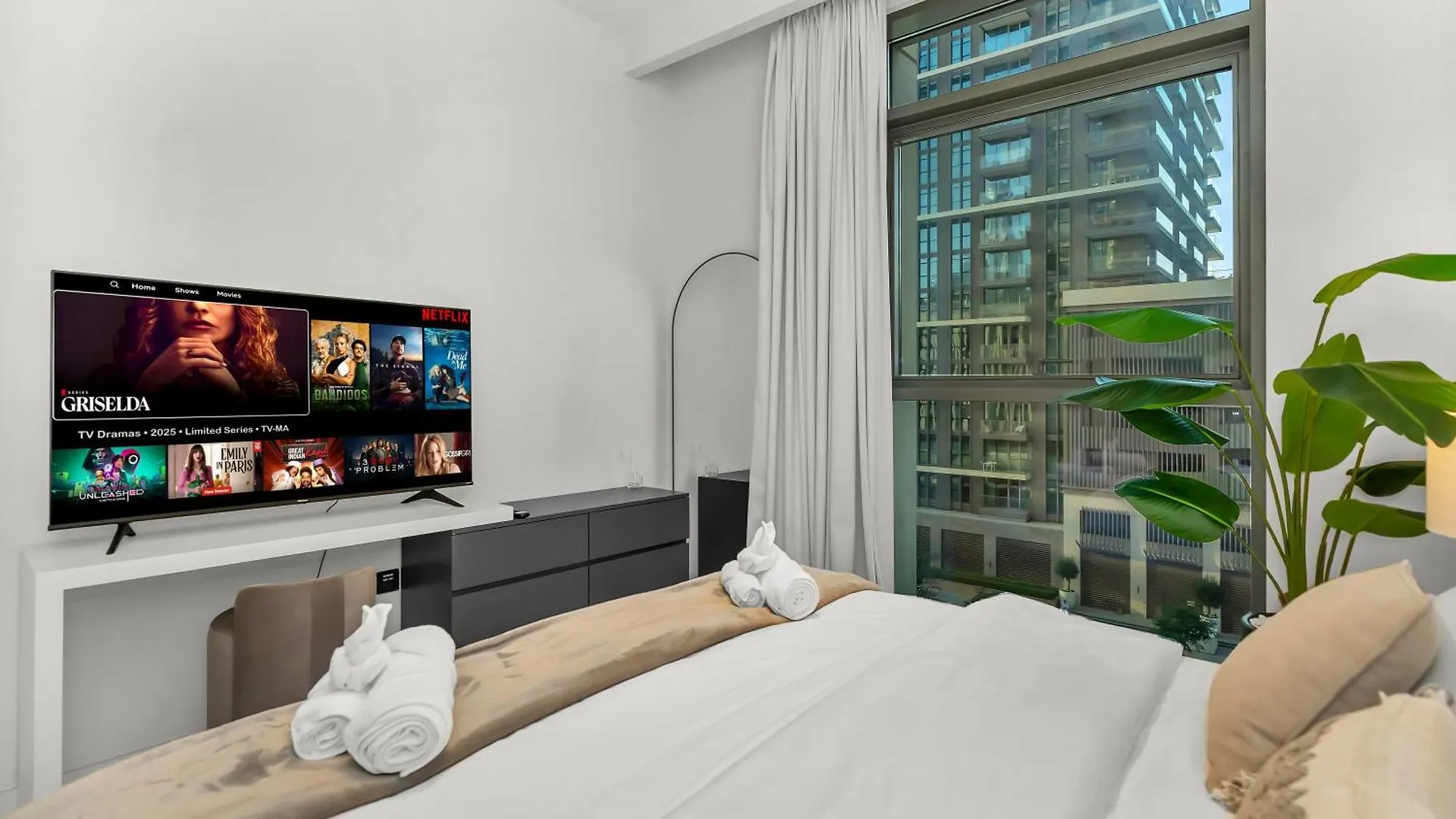 Sleek And Spacious 1 Bedroom With Private Beach Infinity Pool In Dubai Harbour 0*,  United Arab Emirates