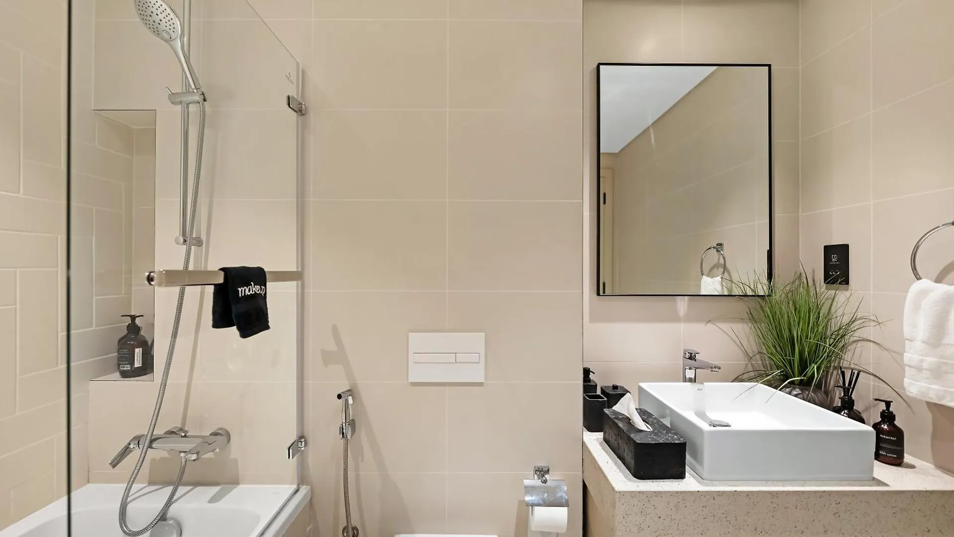 Apartment Sleek And Spacious 1 Bedroom With Private Beach Infinity Pool In Dubai Harbour