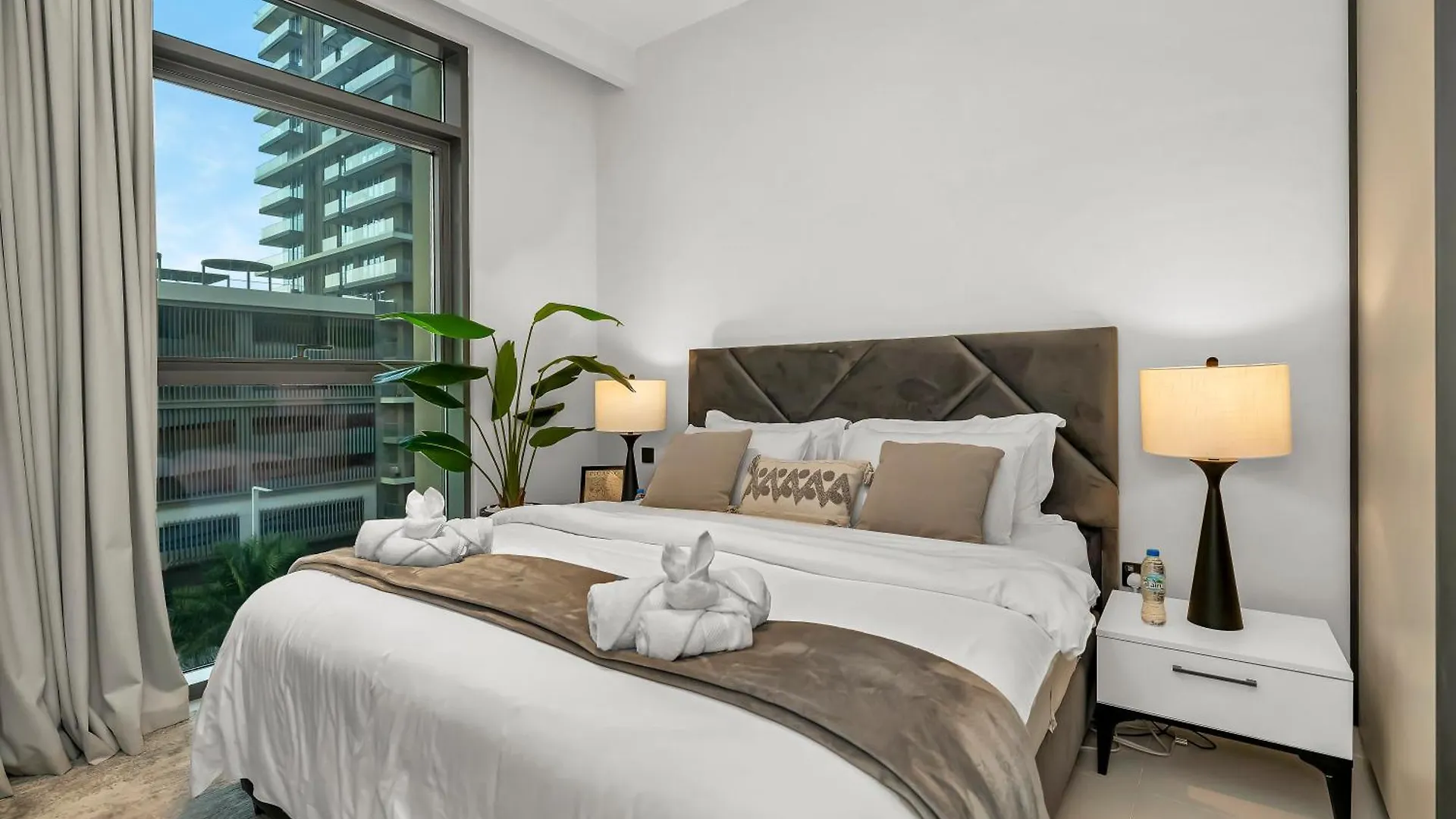 Apartment Sleek And Spacious 1 Bedroom With Private Beach Infinity Pool In Dubai Harbour